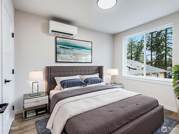 12531 25th Avenue NE Unit B, Seattle WA 98125