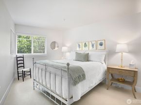 511 100th Avenue NE 111, Bellevue WA 98004