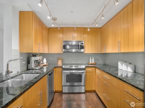 511 100th Avenue NE 111, Bellevue WA 98004