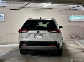 511 100th Avenue NE 111, Bellevue WA 98004