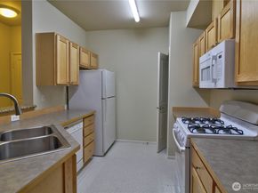 503 225th Lane NE F105, Sammamish WA 98074