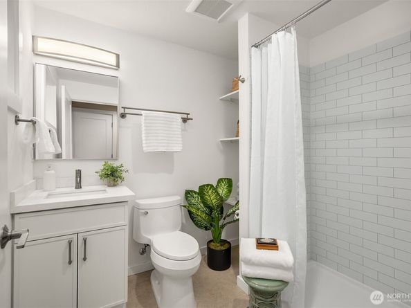 34031 Bonnieview Lane NE, Kingston WA 98346