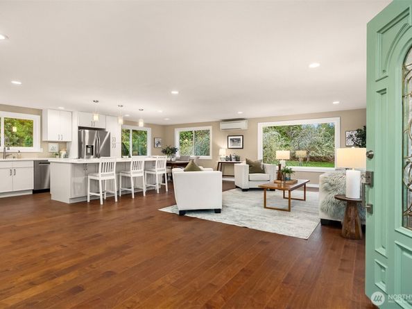 34031 Bonnieview Lane NE, Kingston WA 98346