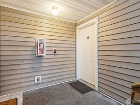 11527 Hwy 99 C106, Everett WA 98204