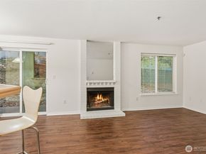 11527 Hwy 99 C106, Everett WA 98204