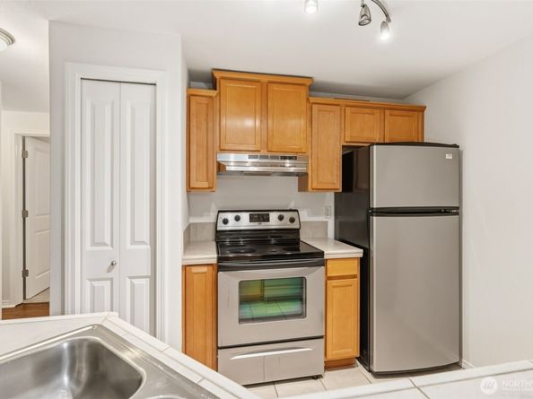 11527 Hwy 99 C106, Everett WA 98204