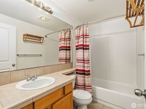 11527 Hwy 99 C106, Everett WA 98204