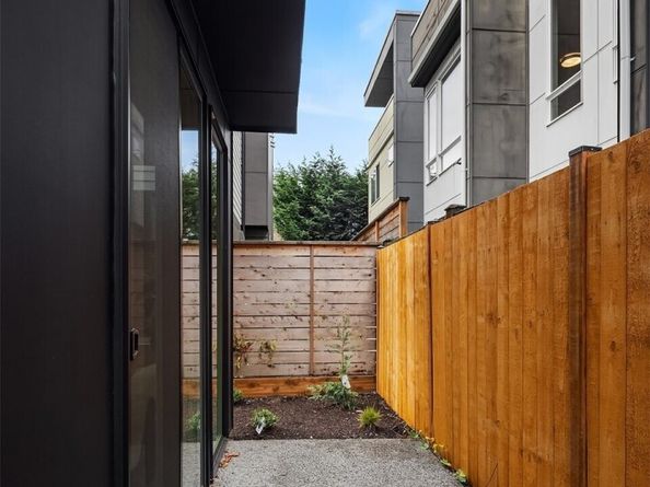 1514 NW 63rd Street B, Seattle WA 98107