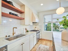 8333 13th Avenue NW B, Seattle WA 98117