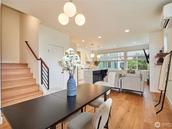 8333 13th Avenue NW B, Seattle WA 98117