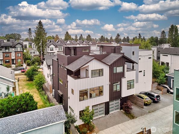 8333 13th Avenue NW B, Seattle WA 98117