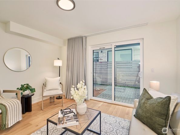 8333 13th Avenue NW B, Seattle WA 98117