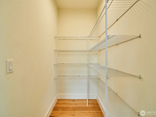 8333 13th Avenue NW B, Seattle WA 98117