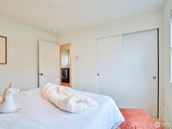 8333 13th Avenue NW B, Seattle WA 98117