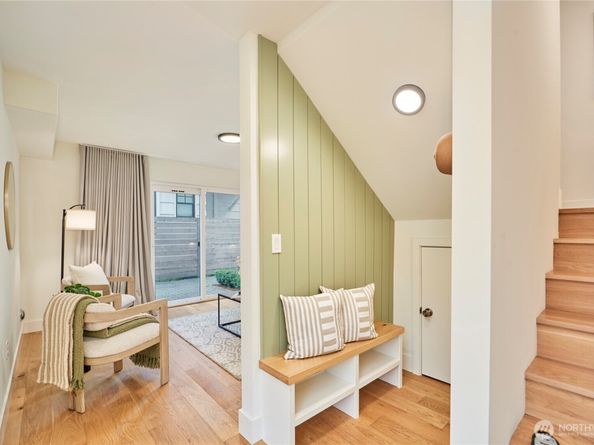 8333 13th Avenue NW B, Seattle WA 98117