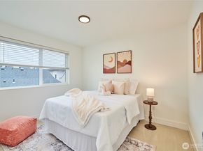 8333 13th Avenue NW B, Seattle WA 98117