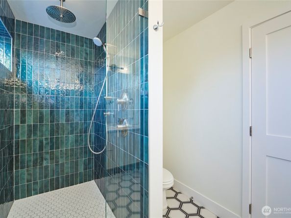 8333 13th Avenue NW B, Seattle WA 98117