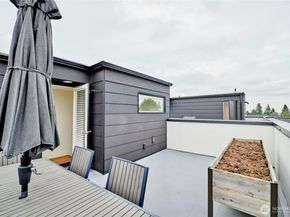 8333 13th Avenue NW B, Seattle WA 98117