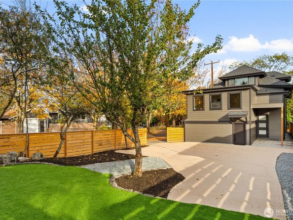 829 27th Avenue, Seattle WA 98122