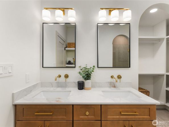 829 27th Avenue, Seattle WA 98122