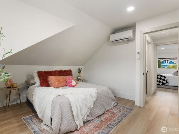 829 27th Avenue, Seattle WA 98122