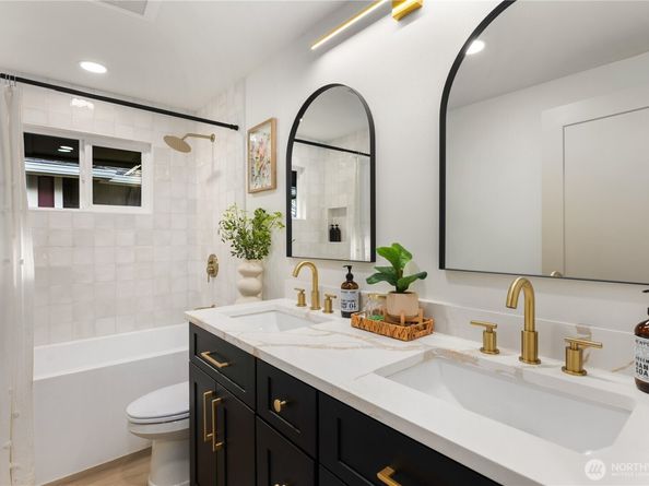 829 27th Avenue, Seattle WA 98122