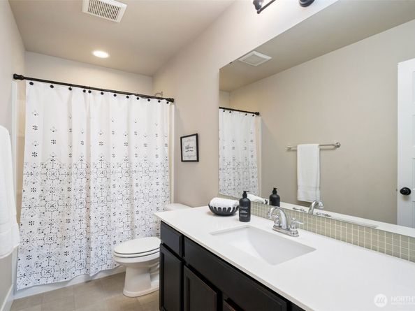 1854 Claret Loop NW, Poulsbo WA 98370