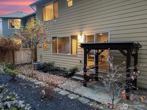 1854 Claret Loop NW, Poulsbo WA 98370