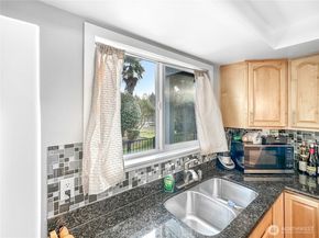 820 Cady Road E102, Everett WA 98203