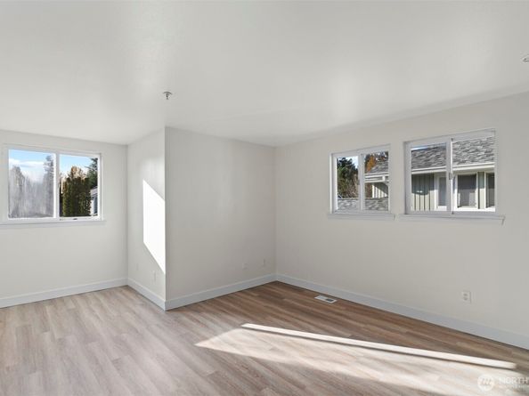 625 101st Place SE C, Everett WA 98208