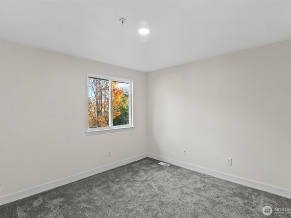 625 101st Place SE C, Everett WA 98208