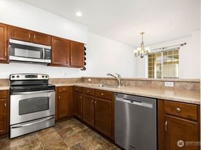 1800 NE 40th Street E301, Renton WA 98056