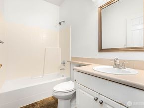 1800 NE 40th Street E301, Renton WA 98056