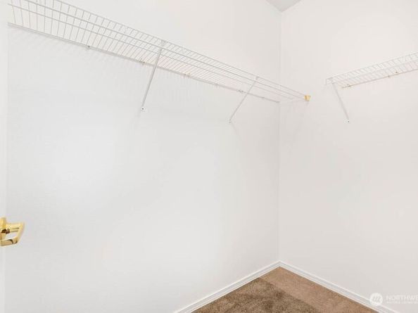 1800 NE 40th Street E301, Renton WA 98056