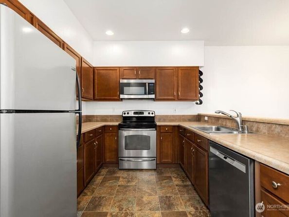 1800 NE 40th Street E301, Renton WA 98056