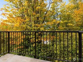 1800 NE 40th Street E301, Renton WA 98056