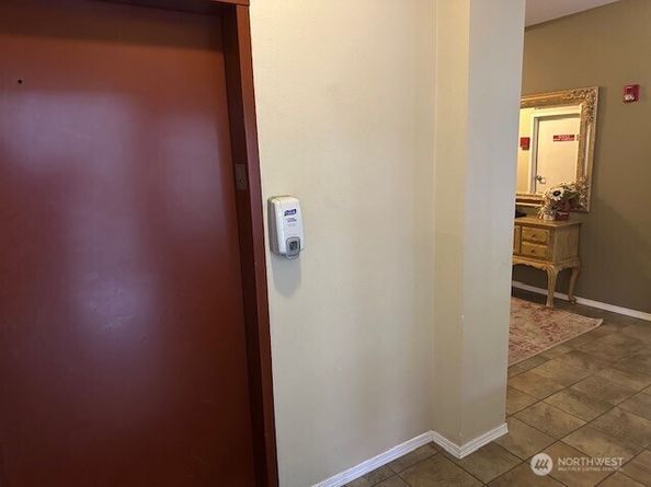 1800 NE 40th Street E301, Renton WA 98056