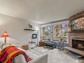 8517 242nd Street SW 402B, Edmonds WA 98026