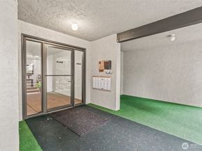 8517 242nd Street SW 402B, Edmonds WA 98026