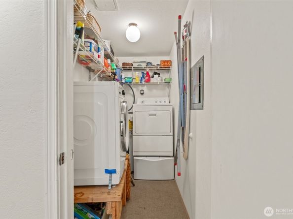 8517 242nd Street SW 402B, Edmonds WA 98026