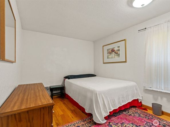 8517 242nd Street SW 402B, Edmonds WA 98026