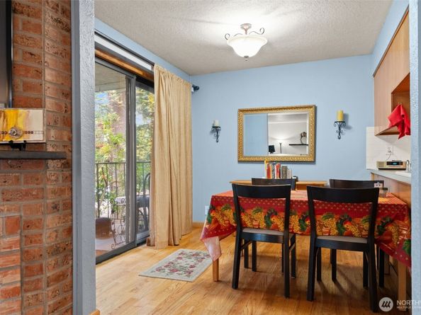 8517 242nd Street SW 402B, Edmonds WA 98026