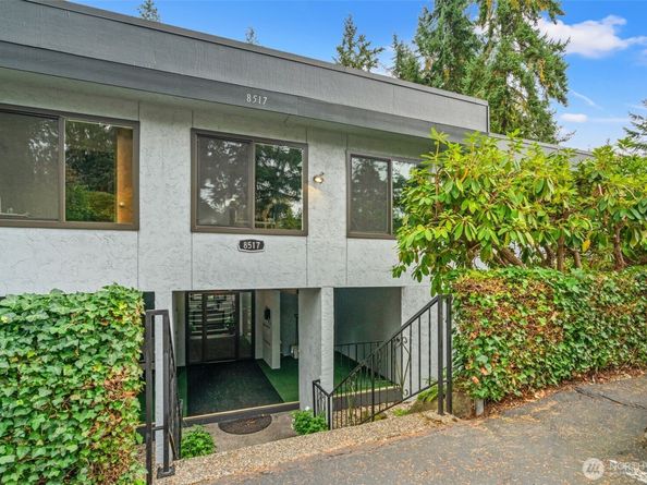 8517 242nd Street SW 402B, Edmonds WA 98026