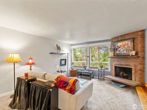 8517 242nd Street SW 402B, Edmonds WA 98026