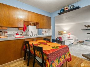 8517 242nd Street SW 402B, Edmonds WA 98026