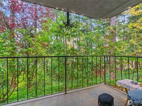 8517 242nd Street SW 402B, Edmonds WA 98026