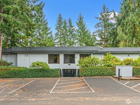 8517 242nd Street SW 402B, Edmonds WA 98026