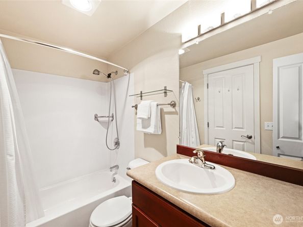 566 Prospect Street 209, Seattle WA 98109