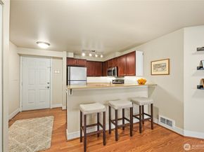 566 Prospect Street 209, Seattle WA 98109