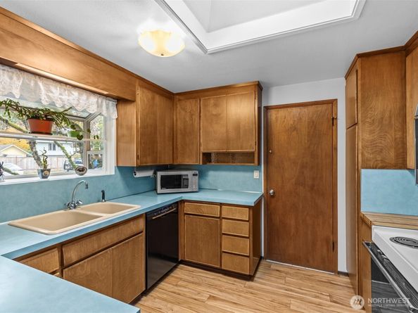 14405 SE 143rd Place, Renton WA 98059